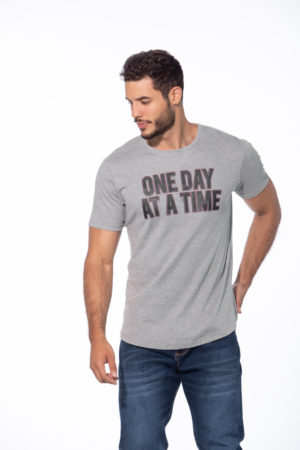 Camiseta Estampado One Day At A Time